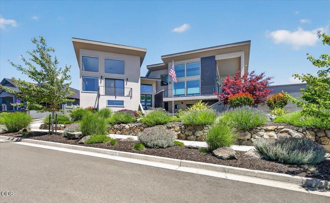 House in Medford, Oregon, United States 2 - 18088402