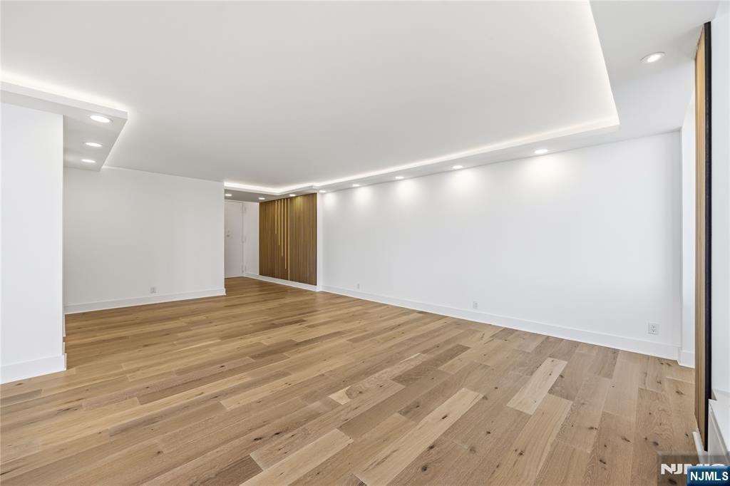 Condo in Cliffside Park, New Jersey, United States 4 - 18083926