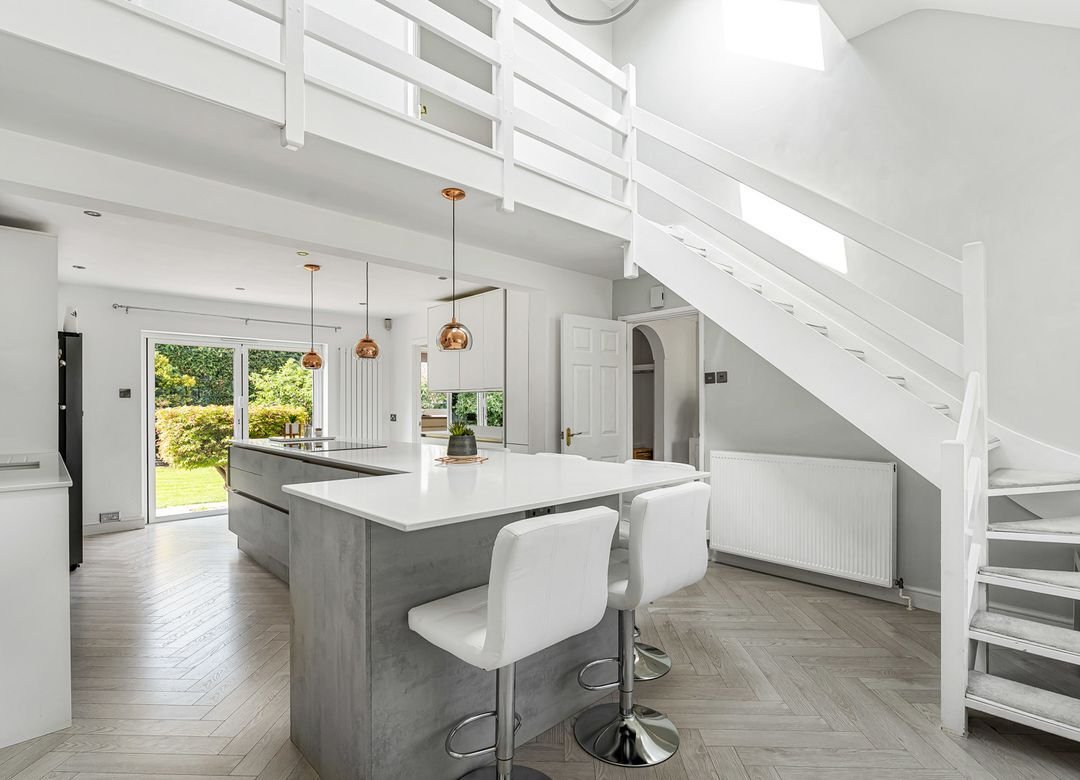 House in Bishops Cleeve, Tewkesbury, England 5 - 18084797