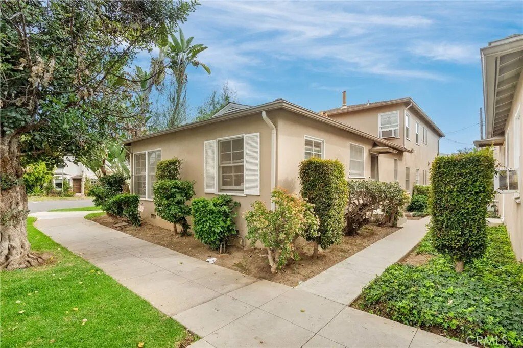 Los Angeles, California, United States 4 - 18081876