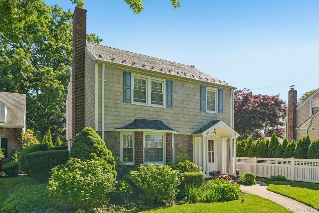House in North New Hyde Park, New York, United States 2 - 18088023