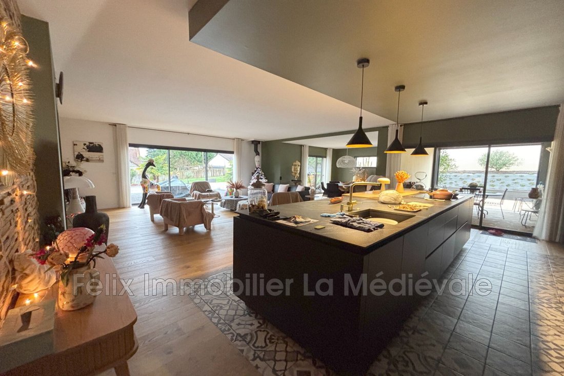 Villa in Sarlat-la-Canéda, Nouvelle-Aquitaine, France 4 - 18083318