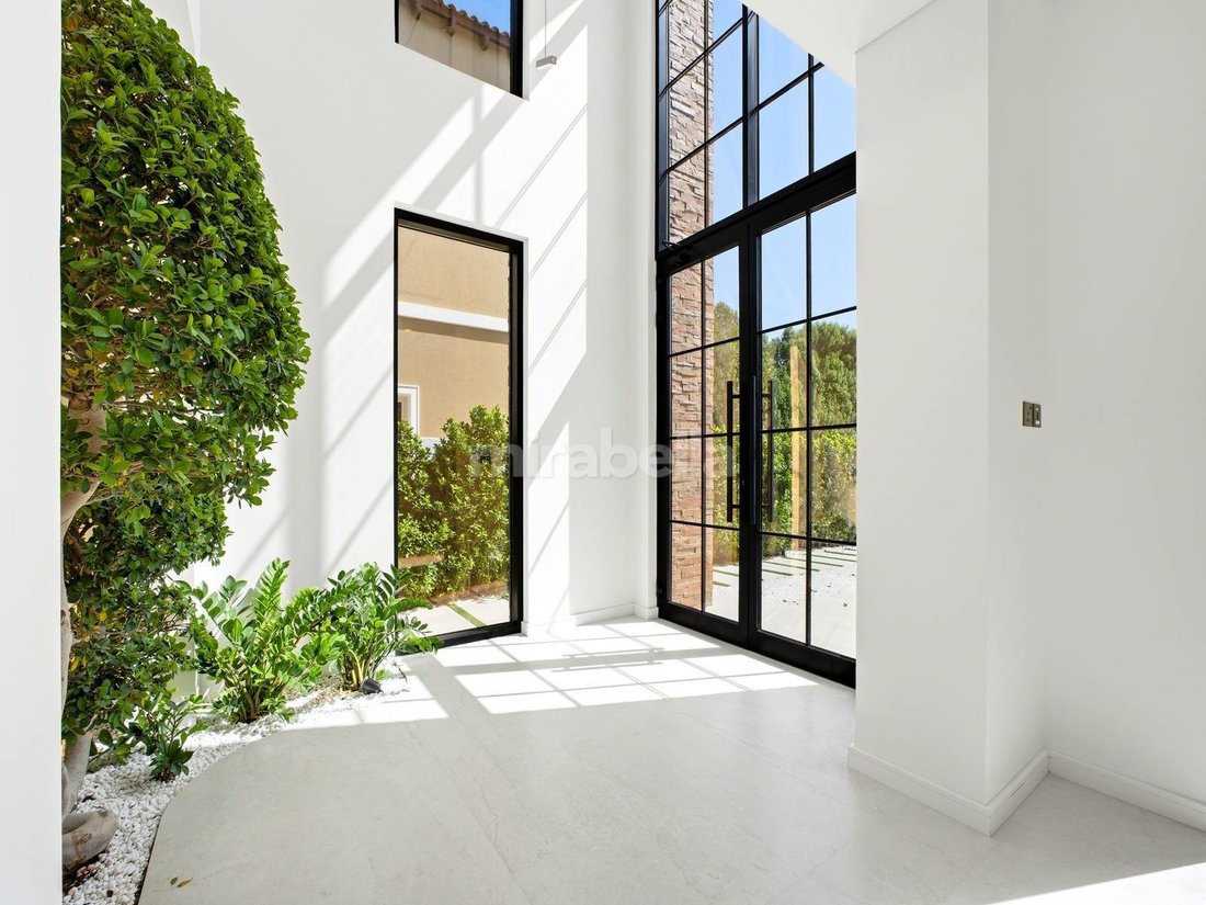 Villa à Jumeirah Golf Estates, Doubaï, Émirats arabes unis 2 - 18082447
