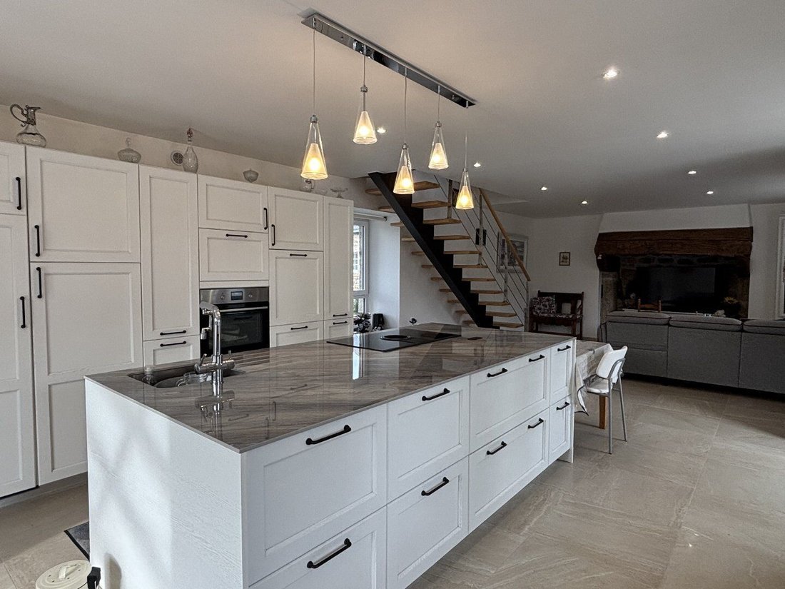 Villa in Sud, Scaer, France 2 - 18083606