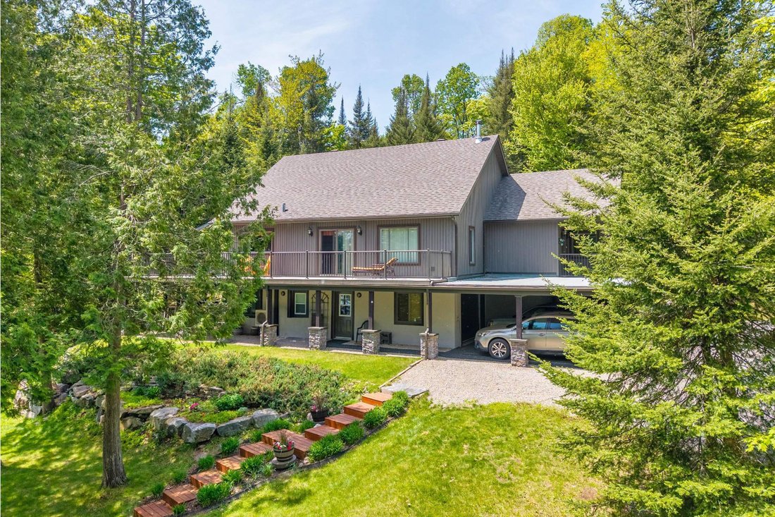Villa in Rivière-Rouge, Quebec, Canada 1 - 16970709