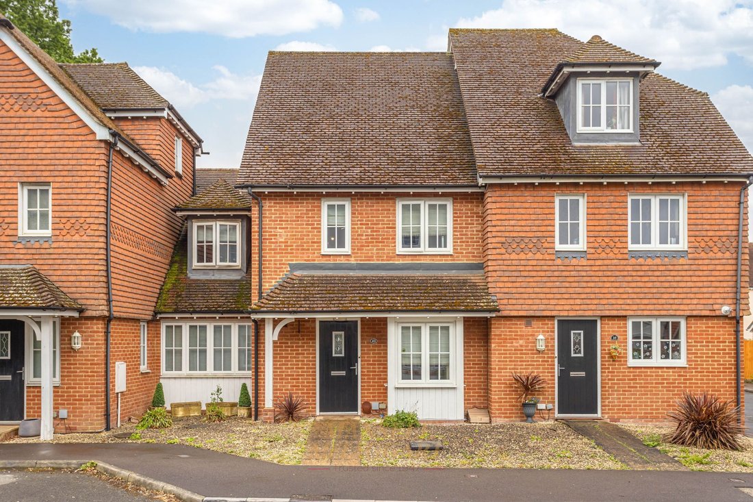 House in Horley, England 1 - 18083450