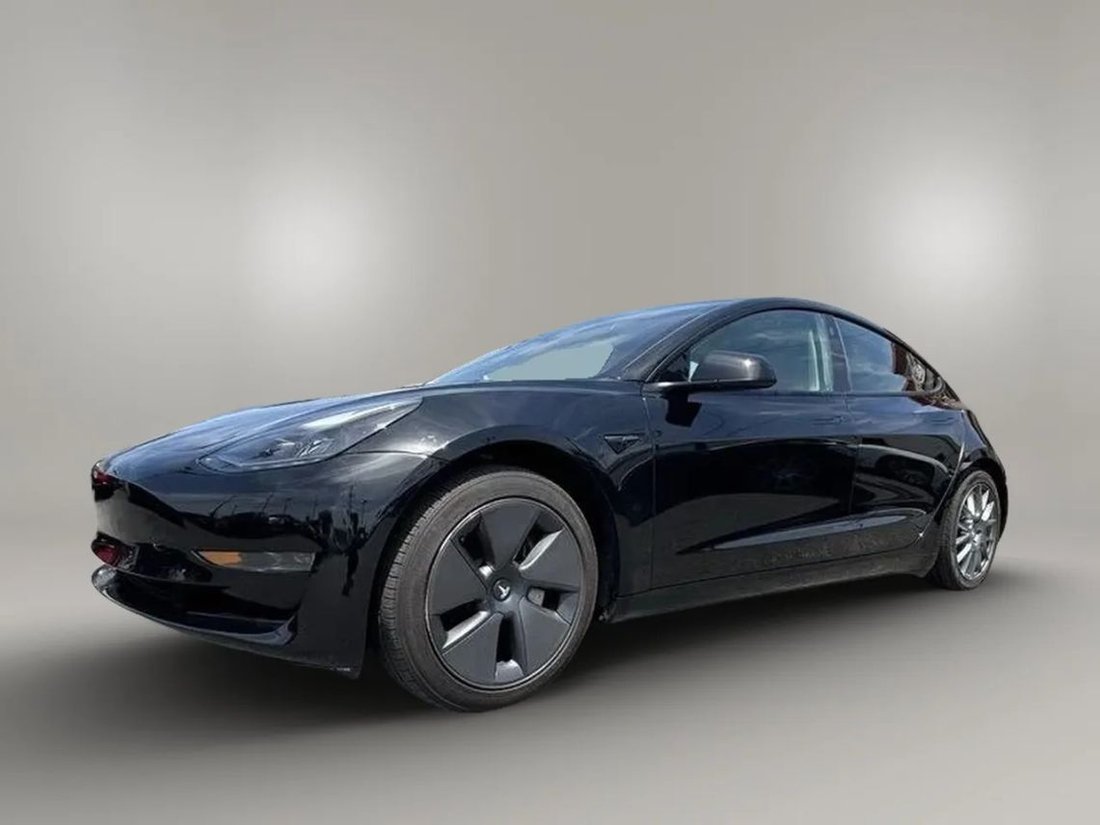 Sedan in Riverside, CA, United States 3 - 18083640