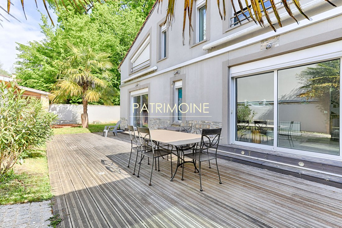 Villa in La Queue-en-Brie, Ile-de-France, France 2 - 17431818