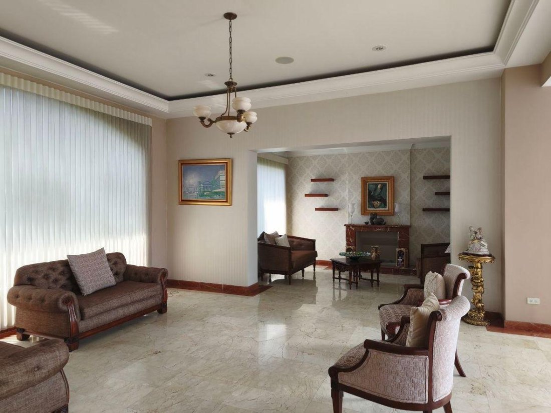 House in Quito, Pichincha, Ecuador 3 - 18082715