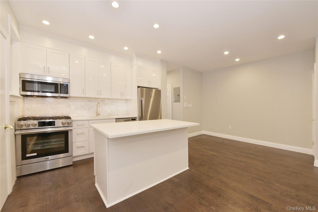 House in New York, New York, United States 4 - 18086801