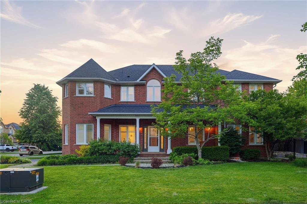 House in Hamilton, Ontario, Canada 5 - 18082475
