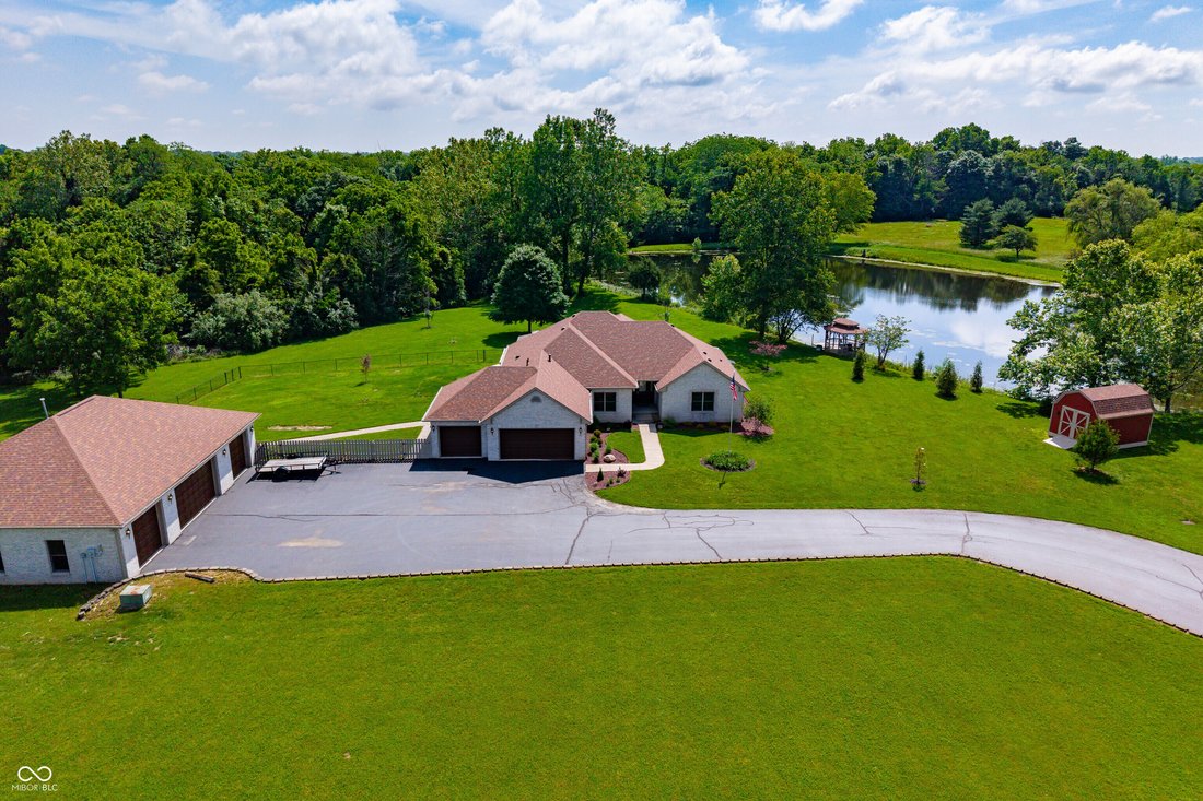House in Trafalgar, Indiana, United States 1 - 18082545