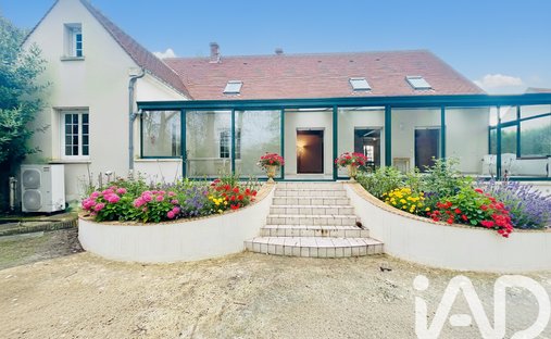House in Verneuil-en-Halatte, Hauts-de-France, France 1