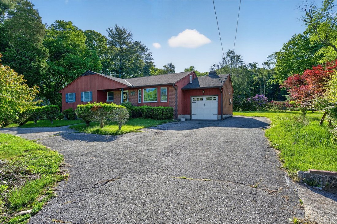 House in Plainview, New York, United States 2 - 18083776
