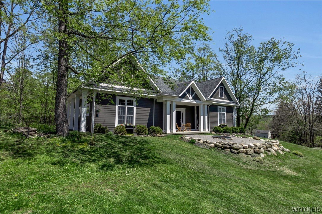 Eden, New York, United States 5 - 18087160