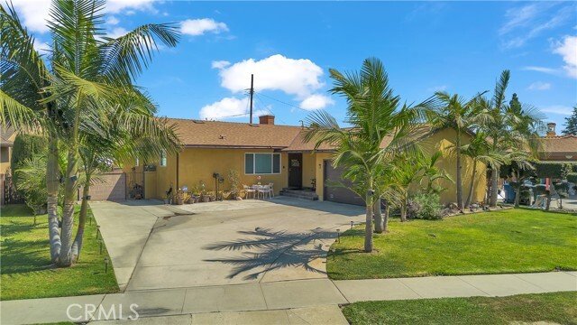 Downey, California, United States 3 - 18084389