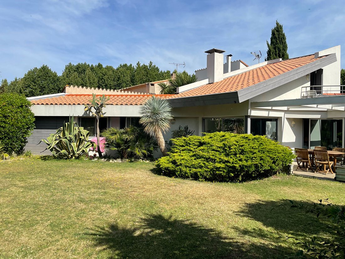 Villa in Saint-Cyprien, Occitania, France 3 - 18083580