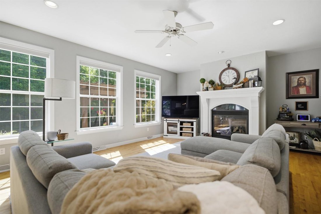 House in Neenah, Wisconsin, United States 3 - 18086443