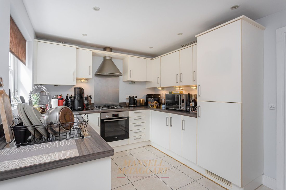 House in Horley, England 4 - 18083450