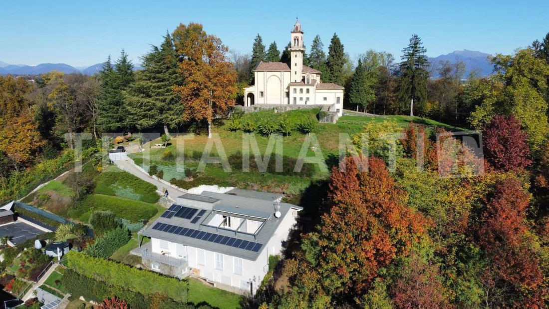 Villa in Oltrona di San Mamette, Lombardy, Italy 2 - 18085521