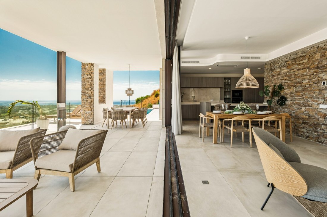 Villa in El Paraíso, Benahavis, Spain 1 - 18083460