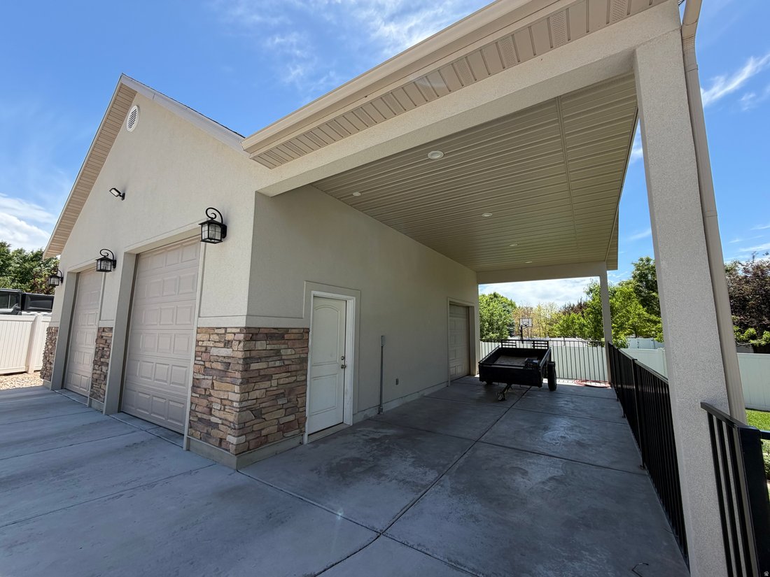 House in Syracuse, Utah, United States 3 - 18084637