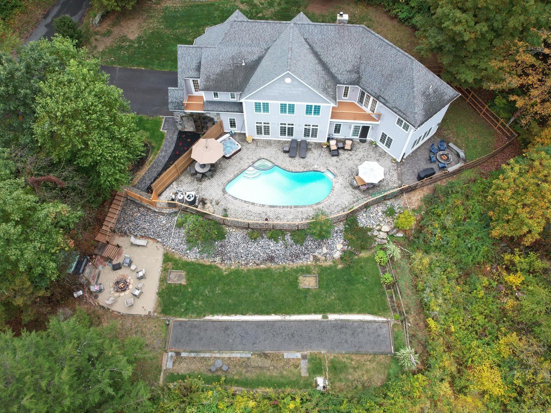 House in Watertown, Connecticut, United States 2 - 18089517