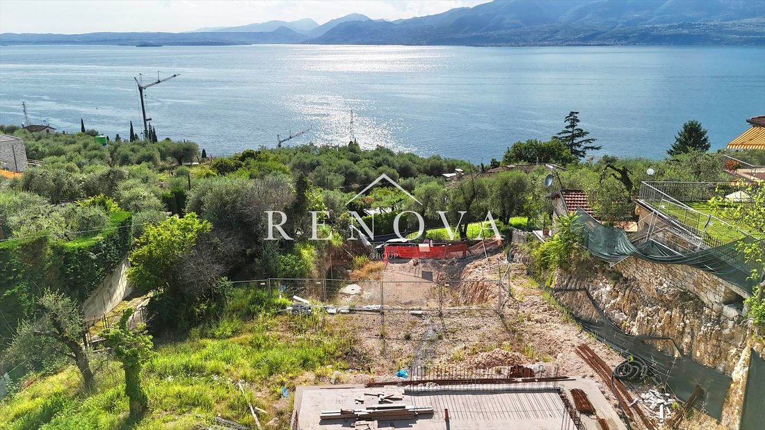 Land in Torri del Benaco, Veneto, Italy 2 - 18076770