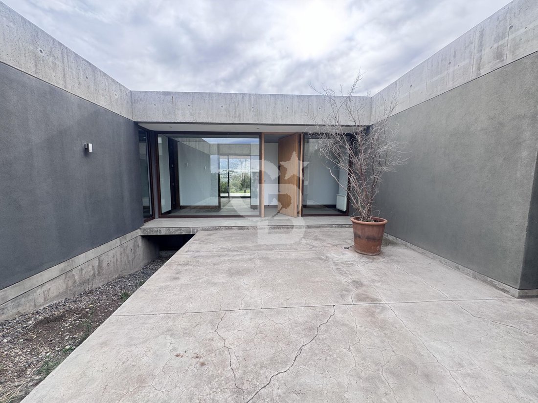 House in Lo Barnechea, Santiago Metropolitan Region, Chile 2 - 18083053