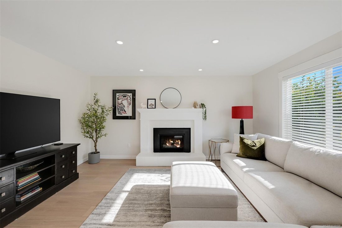 House in Sidney, British Columbia, Canada 5 - 18086656