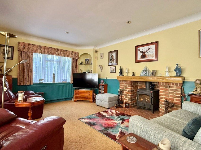 Chalet in Milford on Sea, England 5 - 18081215