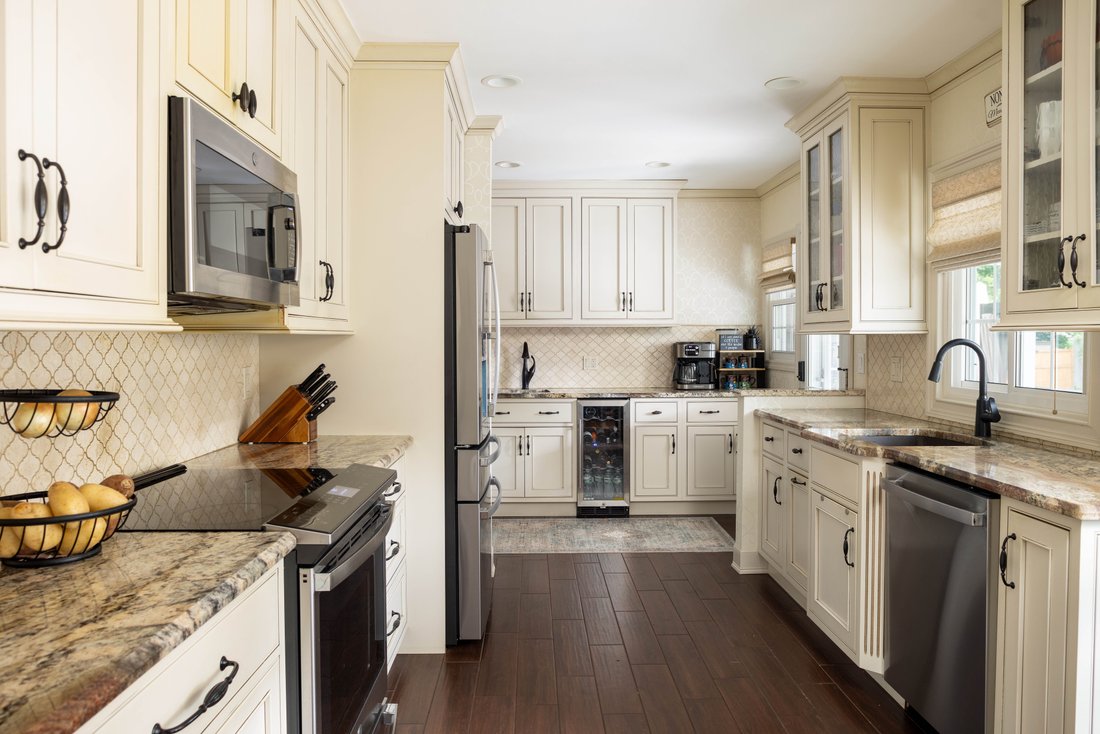 House in East Patchogue, New York, United States 5 - 18082857