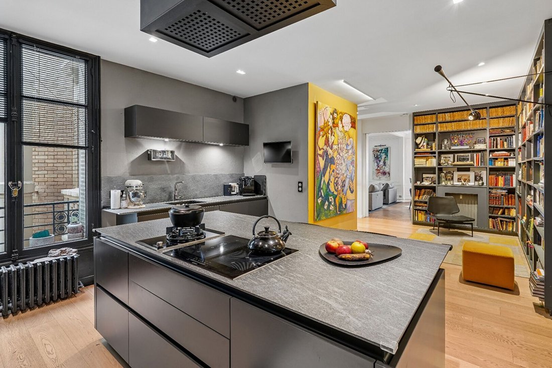 Apartment in Saint Philippe du Roule, Paris 8e Arrondissement, Paris 3 - 18082179