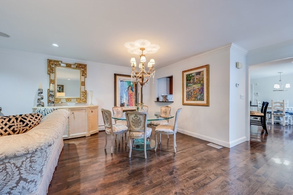 Condo in Newton, Massachusetts, United States 5 - 18086665