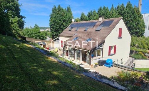 House in Bagneaux-sur-Loing, Ile-de-France, France 1