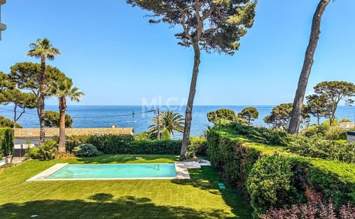 Villa in Antibes, Provence-Alpes-Côte d'Azur, France 1