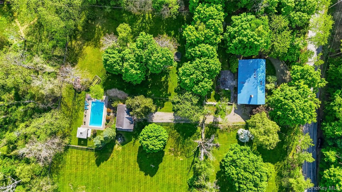 House in Pleasant Valley, New York, United States 1 - 17139375