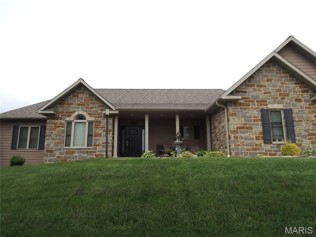 House in Greenville, Illinois, United States 3 - 18084940