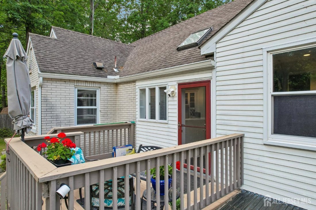 House in North Brunswick Township, New Jersey, United States 2 - 18085863