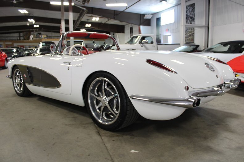 Cabriolet in Traverse City, United States 4 - 18089133