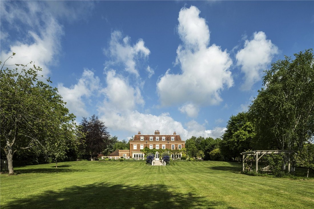 House in Buckinghamshire, England 2 - 18088027