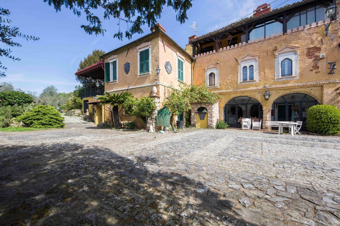 Villa in Finalborgo - Perti - Gorra, Finale Ligure, Liguria 1 - 18087961