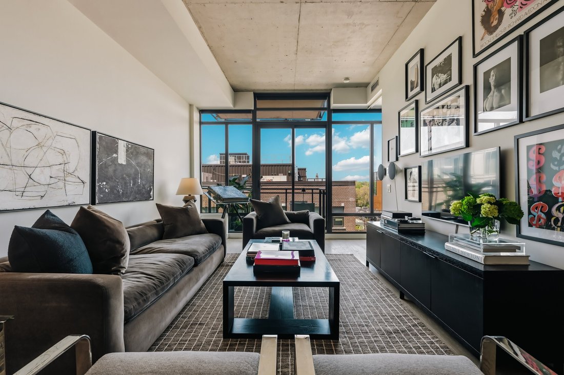 Condo in Toronto, Ontario, Canada 3 - 18089813