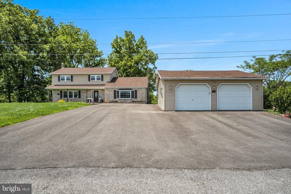 House in Shippensburg, Pennsylvania, United States 4 - 18089314