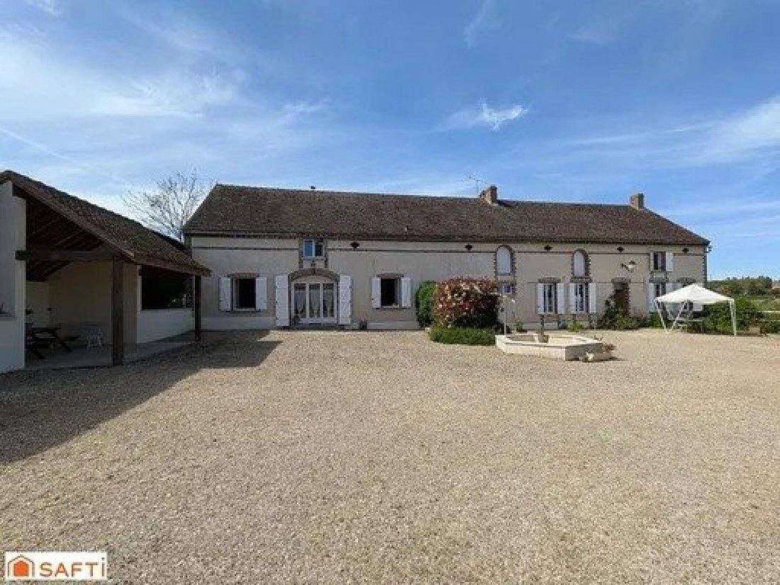 House in Chaumot, Bourgogne – Franche-Comté, France 1 - 18084021