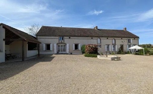 House in Chaumot, Bourgogne – Franche-Comté, France 1