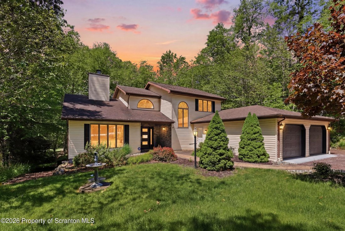 House in Tobyhanna, Pennsylvania, United States 1 - 18083761