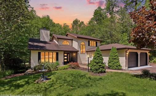 House in Tobyhanna, Pennsylvania, United States 1