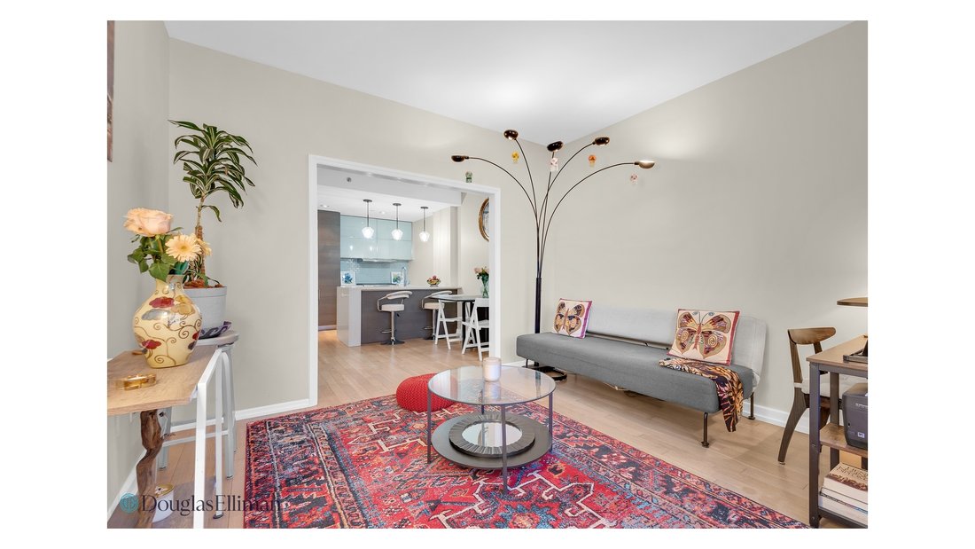 Condo in New York, New York, United States 3 - 18082911
