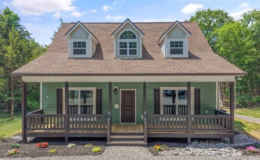 House in Dandridge, Tennessee, United States 1
